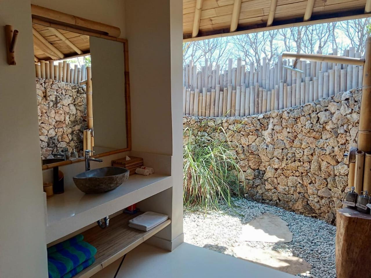 Maringi Sumba By The Sumba Hospitality Foundation Waikelo Ngoại thất bức ảnh