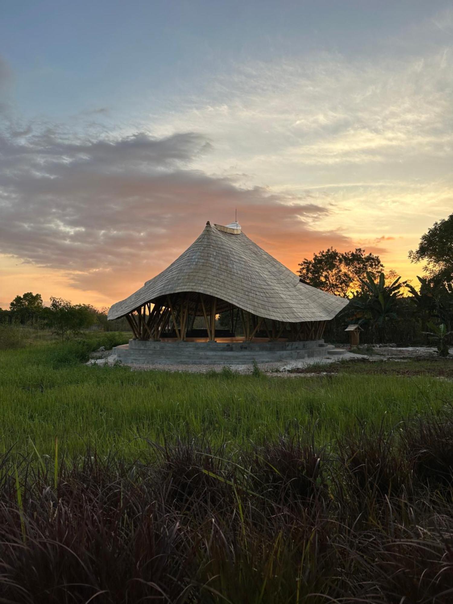 Maringi Sumba By The Sumba Hospitality Foundation Waikelo Ngoại thất bức ảnh