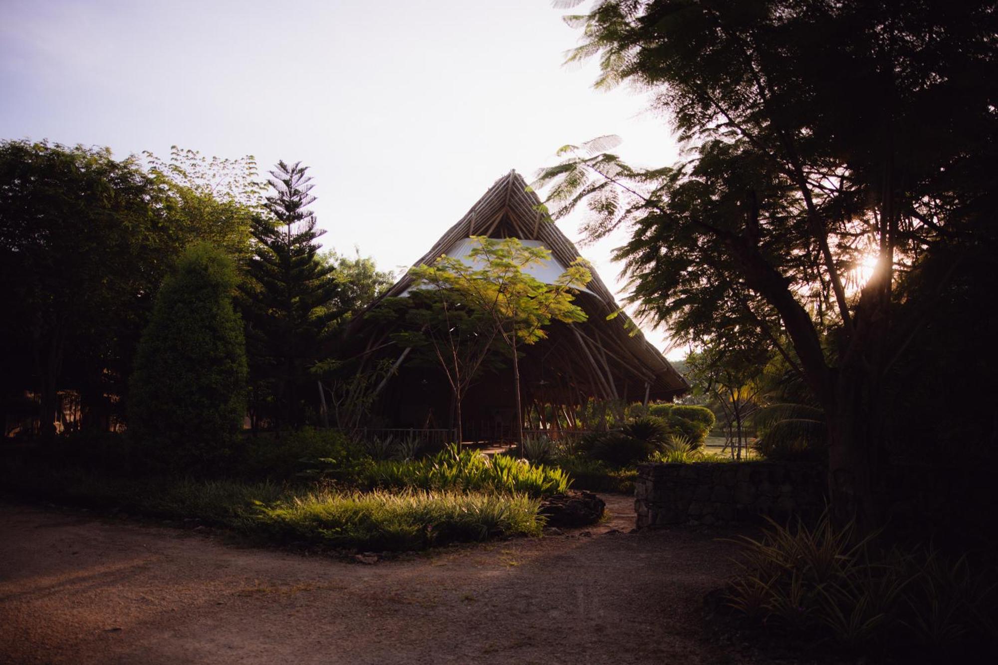 Maringi Sumba By The Sumba Hospitality Foundation Waikelo Ngoại thất bức ảnh